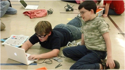 :fll webpage picts:Teams at work:aaron & John.jpg